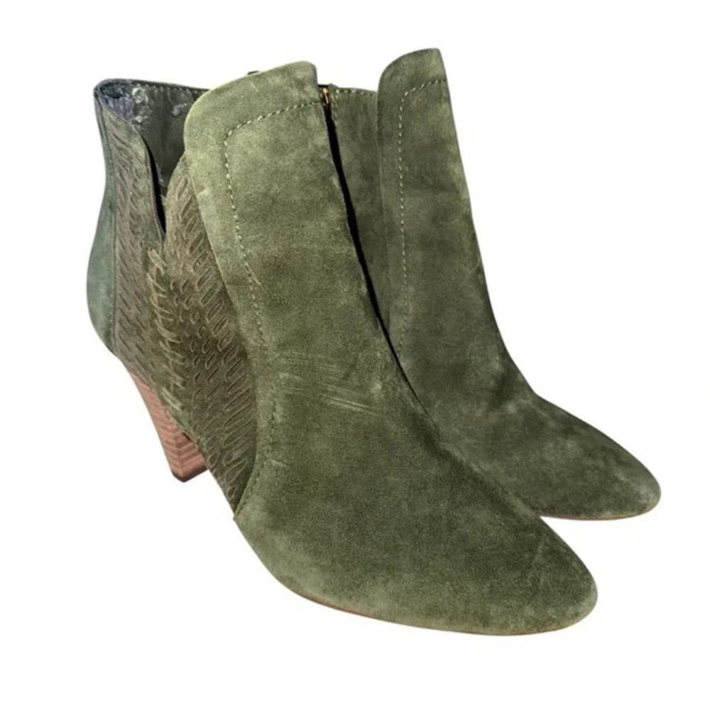 Vince Camuto 6.5M Pre-Owned Green Suede Laser Cut Woven Ankle Booties Cone‎ Heel